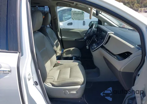 2020 Toyota Sienna Xle из США, поврежденный, VIN 5TDYZ3DC5LS024990